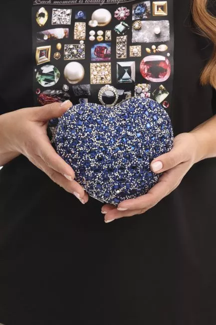 Сумка клатч в виде сердца с синим блеском