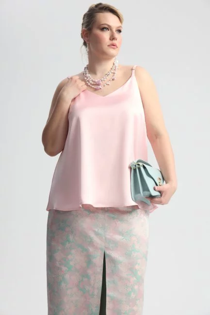 Топ на тонких лямках из поливискозы