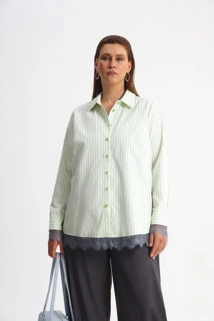 Блузка с кружевом и принтом райе