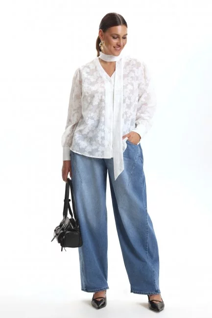 Блузка с бантом лавальер и манжетой