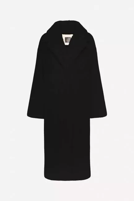 Черное меховое пальто из шерсти мериноса