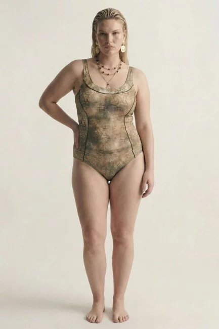 Купальник майо в оттенке металлик с эффектом гармент дай