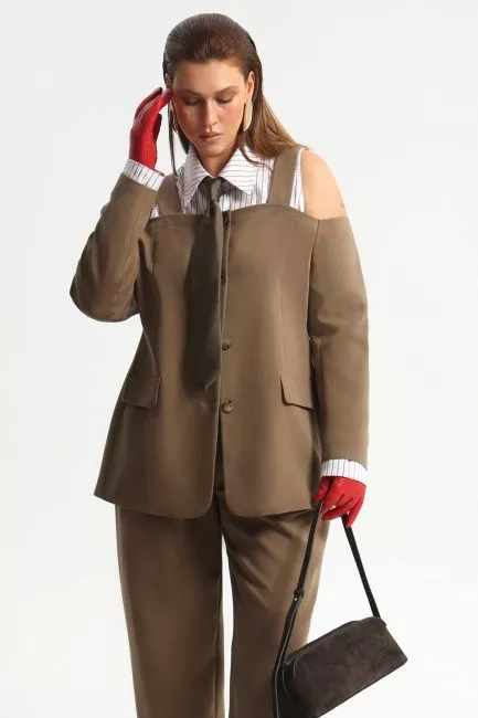 Жакет декольте с бретелями