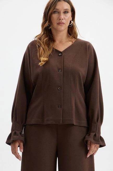 Приталенный жакет из трикотажа с ворсом – большой размер Plus Size – фото каталога