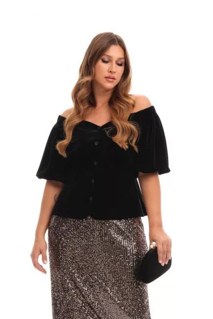 Блузка из бархата со спущенным плечом