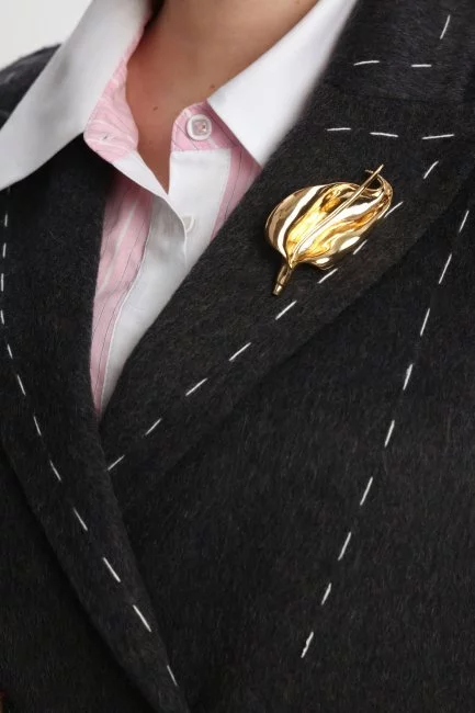 Брошь золотая калла