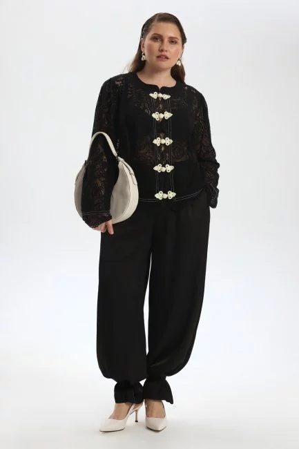 Блузка из кружева с застежкой панькоу