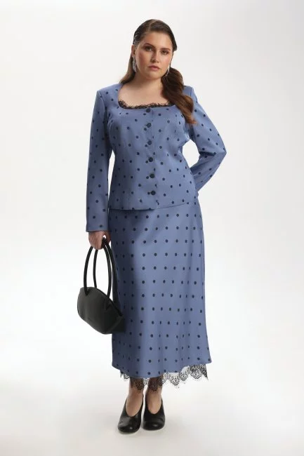 Жакет с вырезом каре и кружевом