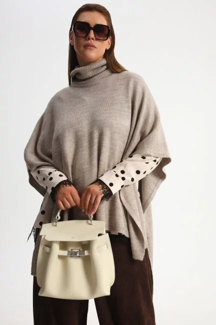 Пончо с воротником гольф