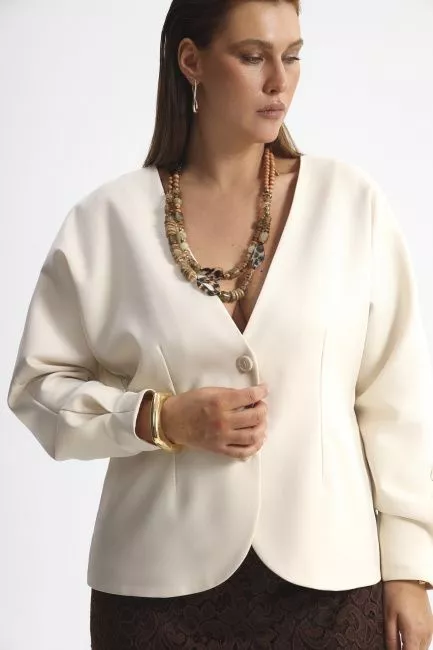 Жакет в стиле леди лайк с защипами