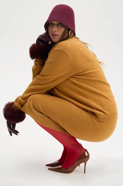 Костюм с вязаным двубортным жакетом и юбкой – большой размер Plus Size – фото каталога