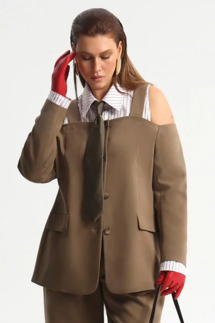 Жакет декольте с бретелями