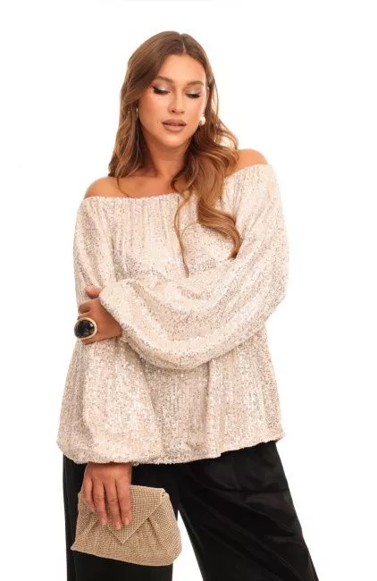 Молочная блузка с пайетками и спущенным плечом
