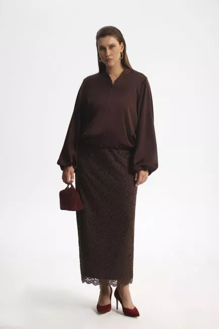 Бомбер из шелка с рукавом жиго