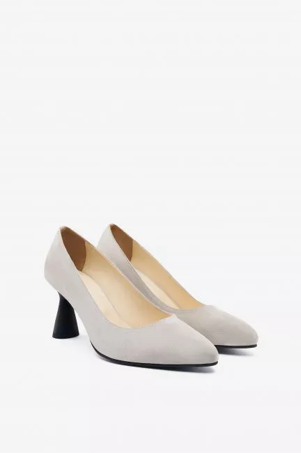 Замшевые лодочки с острым мысом