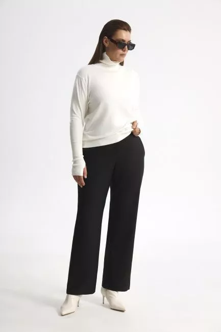 Брюки прямые черного цвета