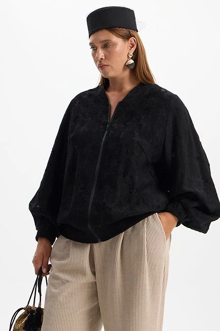 Бомбер из фактурной ткани с органзой – большой размер Plus Size – фото каталога