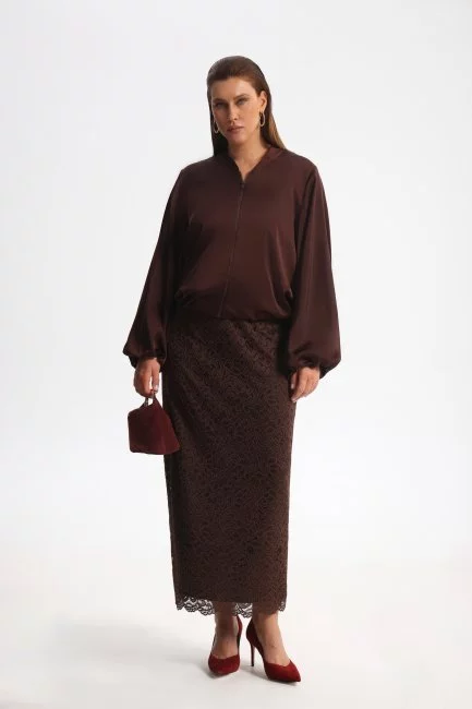 Бомбер из шелка с рукавом жиго