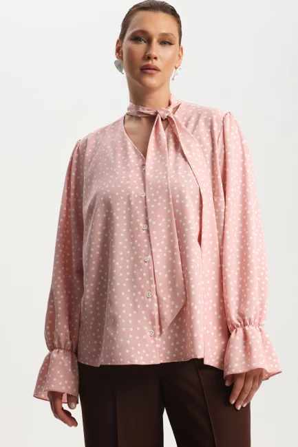 Блузка из поливискозы с принтом горох