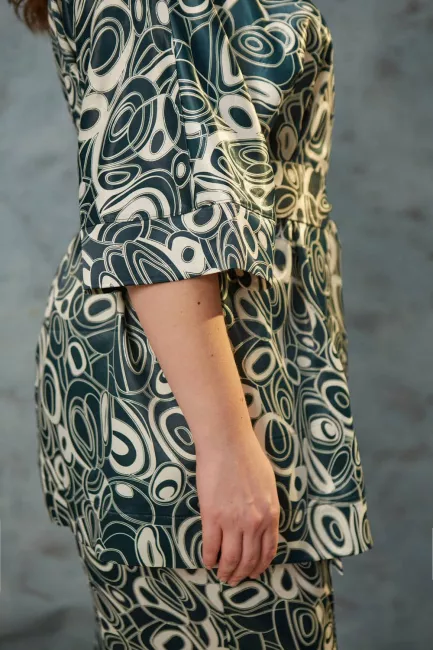 Брючный костюм с кимоно в стиле слип