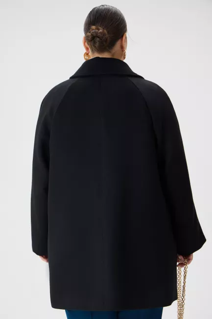 Полупальто черного цвета с рукавом реглан