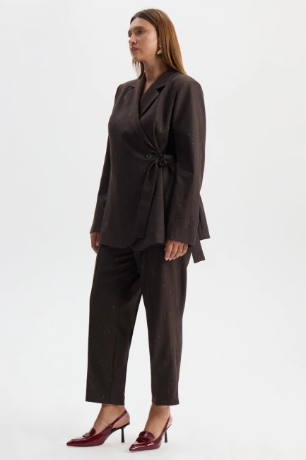 Брюки сигаретки из костюмной ткани с блеском – фото – Plus Size 50–64 – Моно-Стиль