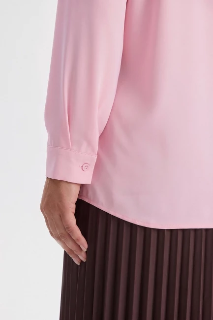 Блузка из розового поливискозного шелка – фото – Plus Size 50–64 – Моно-Стиль