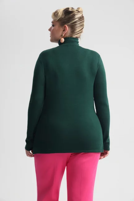 Водолазка зеленого цвета
