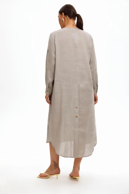 Платье изо льна с вырезом и отрезной юбкой