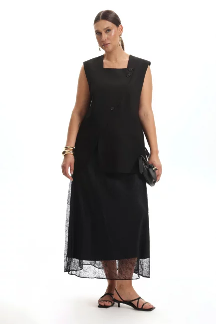 Жилет в стиле леди лайк с вырезом каре