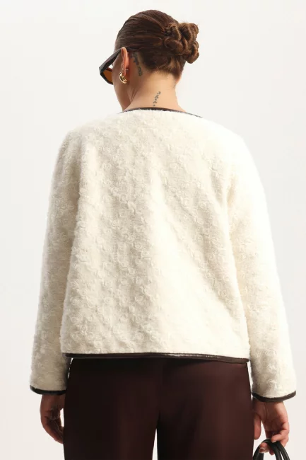 Жакет из фактурного трикотажа на завязке