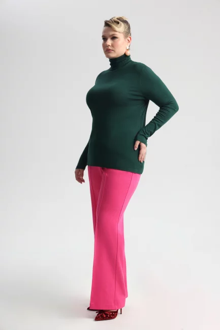 Водолазка зеленого цвета