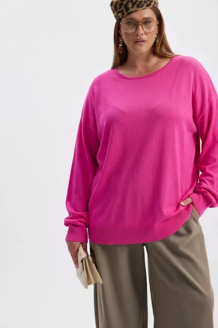 Джемпер с перемычкой и вырезом на спинке – фото – Plus Size 50–64 – Моно-Стиль