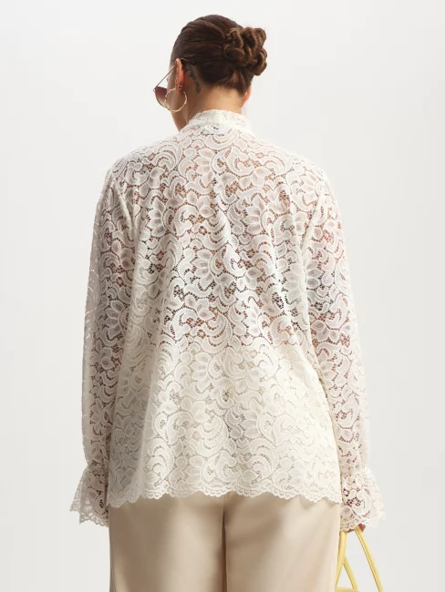 Блузка с бантом лавальер из кружева