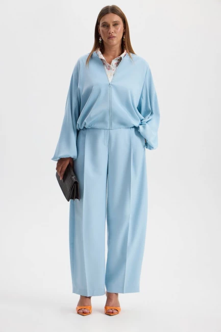 Бомбер с рукавом жиго голубого цвета – фото – Plus Size 50–64 – Моно-Стиль
