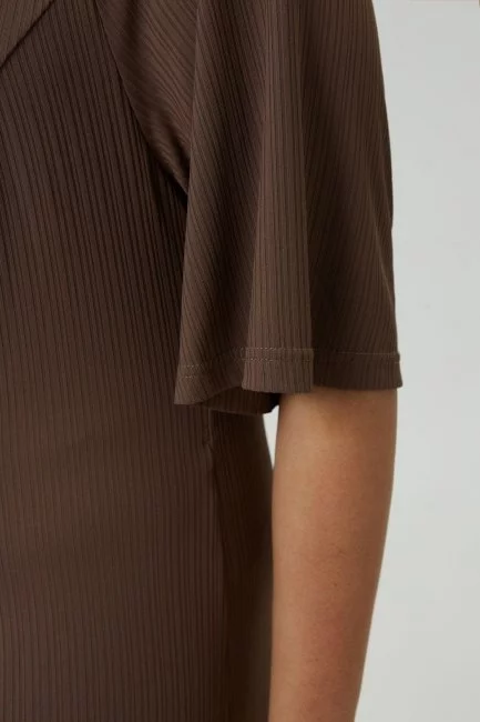 Платье в рубчик с пуговицами и разрезами на лето заказать онлайн ламода