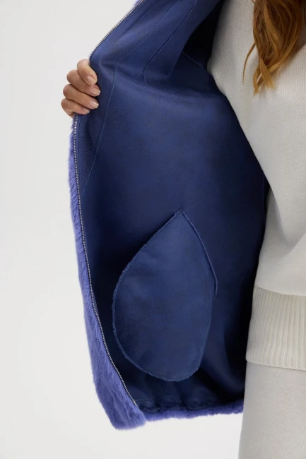 Шуба из экомеха норки с капюшоном – фото – Plus Size 50–64 – Моно-Стиль