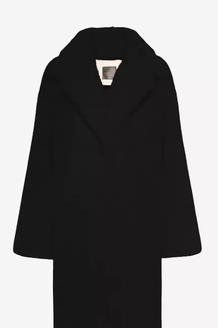 Черное меховое пальто из шерсти мериноса