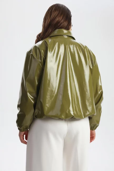 Бомбер с кулиской из лаковой экокожи