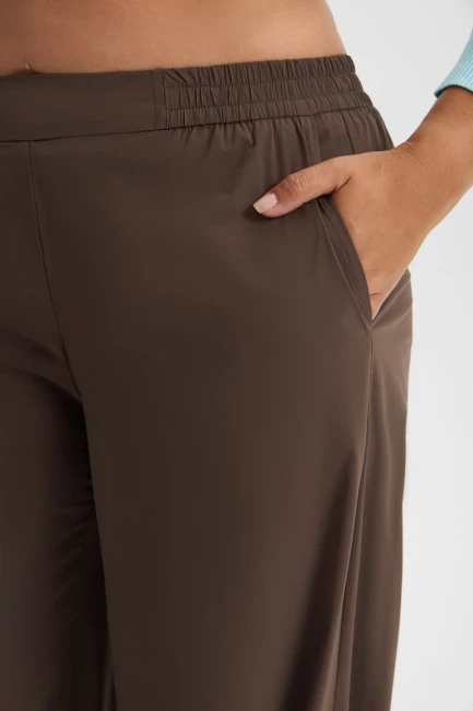 Брюки палаццо с кулиской по низу – фото – Plus Size 50–64 – Моно-Стиль