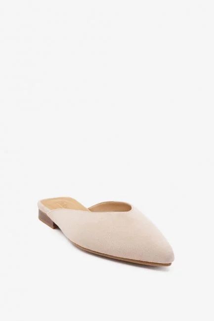 Мюли с острым мысом из молочной замши