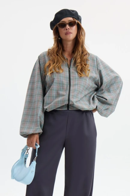Бомбер с рукавом жиго в клетку – фото – Plus Size 50–64 – Моно-Стиль