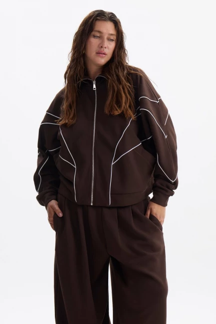 Костюм с палаццо и свитшотом на молнии – фото – Plus Size 50–64 – Моно-Стиль