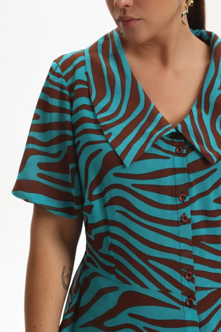 Платье с принтом и на пуговицах