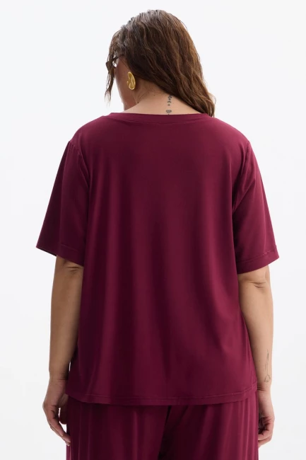 Футболка с V-вырезом из модала – фото – Plus Size 50–64 – Моно-Стиль