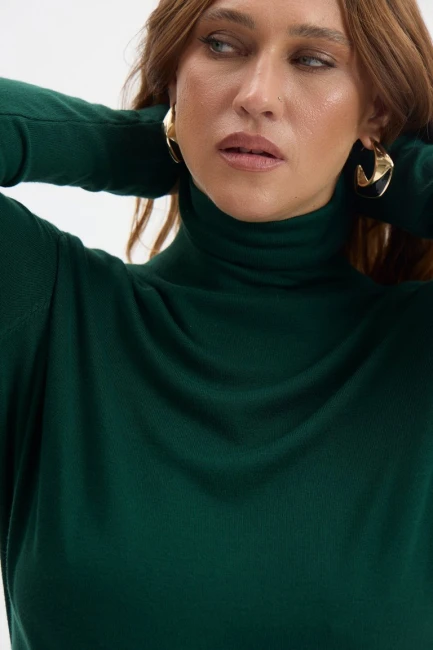 Водолазка зеленого цвета – фото – Plus Size 50–64 – Моно-Стиль
