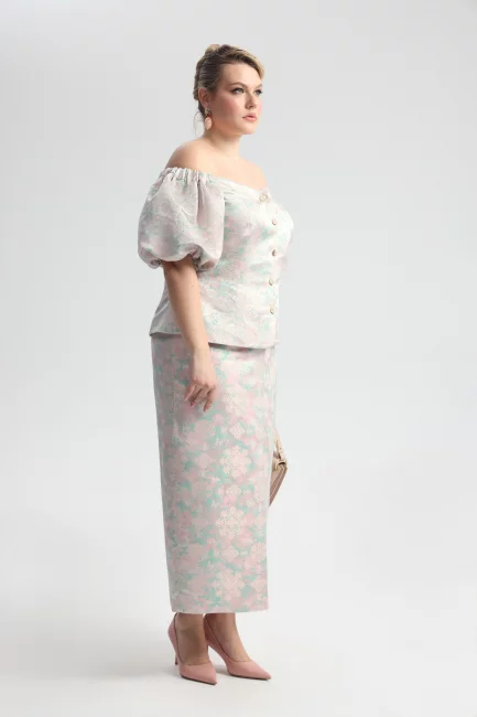 Жакет из жаккарда со спущенным плечом