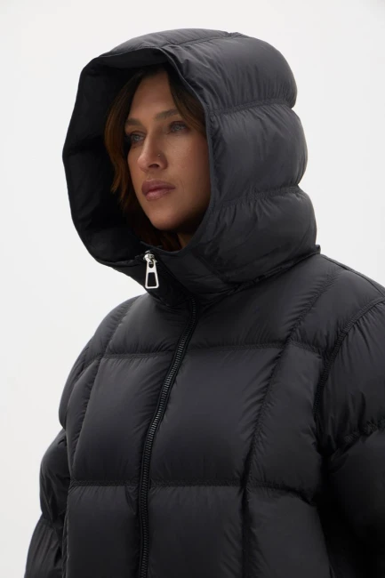 Ультралегкая куртка пуховик с капюшоном – фото – Plus Size 50–64 – Моно-Стиль