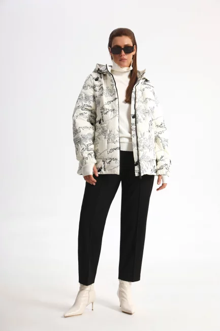 Облегченная куртка с вышивкой