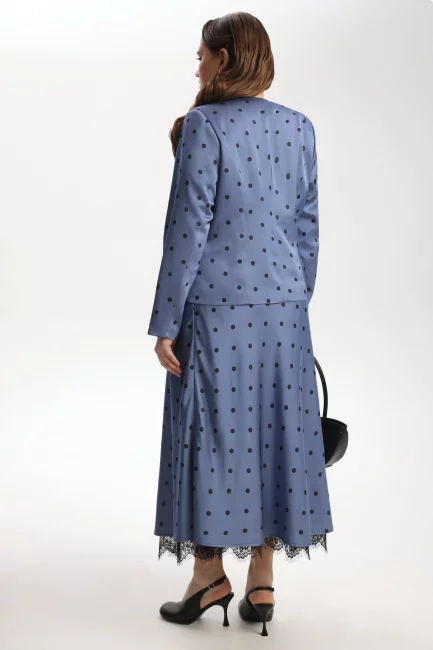 Жакет с вырезом каре и кружевом